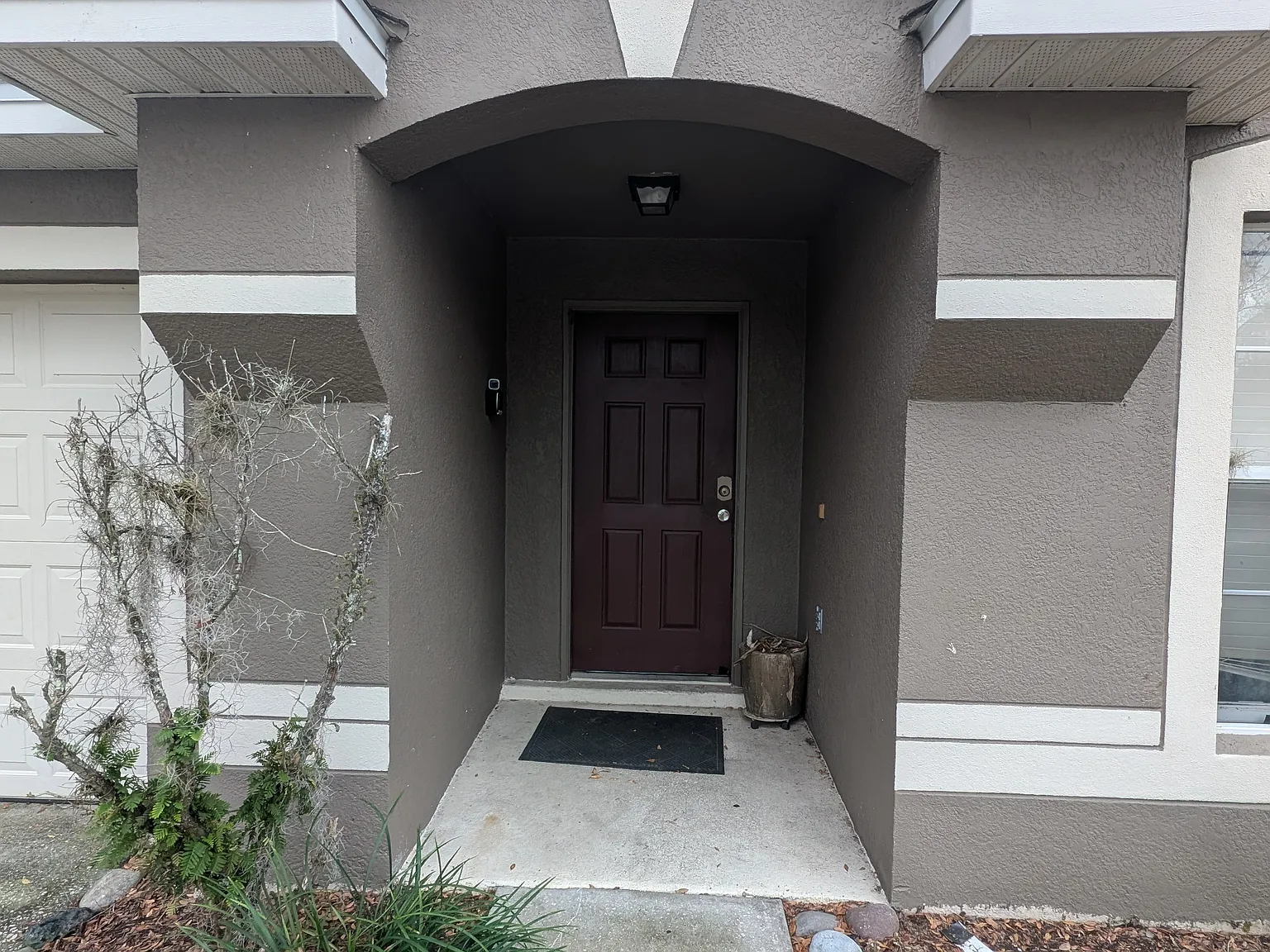 4 bed, 1929 sqft, $2,195 — Photo 2