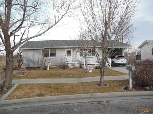 820 Polaris Ct, Rapid City, SD 57701