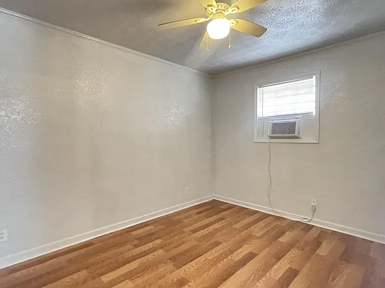 5689 Atlee Ave — Photo 6