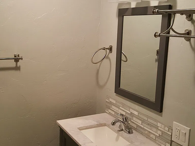 300 W Jefferson Ave — Photo 6