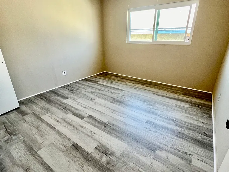 2516 Mathews Ave #4 — Photo 11