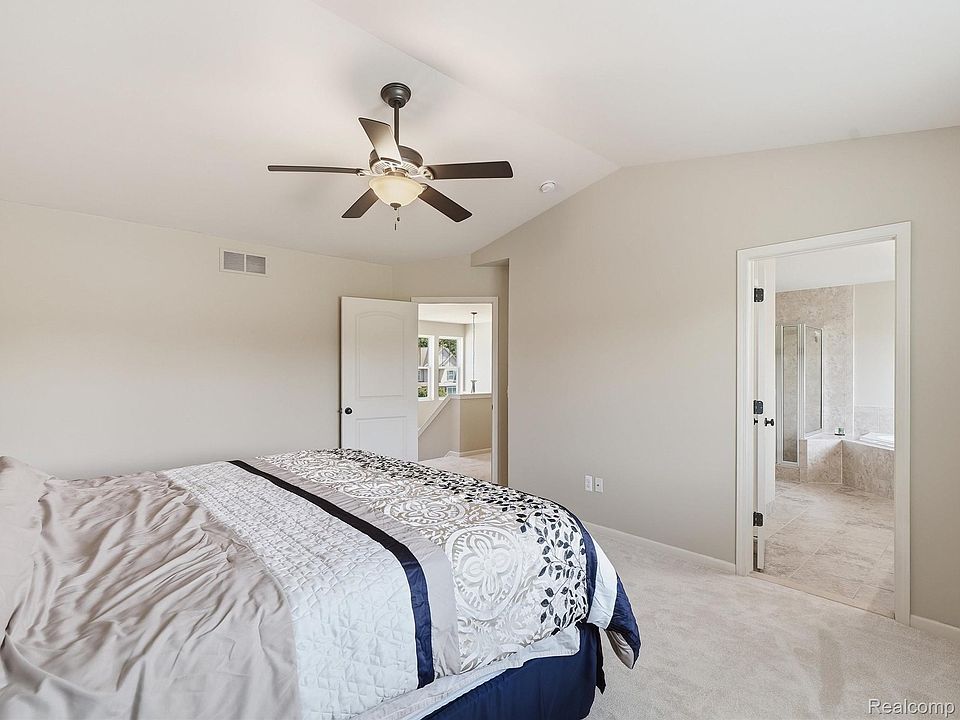 94 Blackberry Dr, photo 22