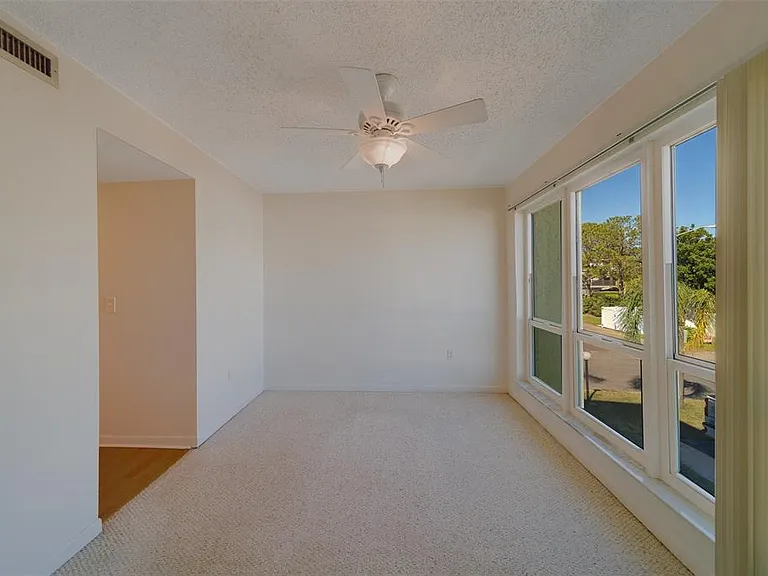 1 Windrush Blvd #28 — Photo 32
