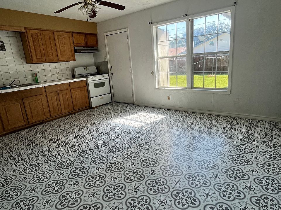 1st image of 4710 Bluebelle Ln