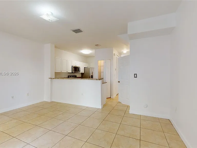 2929 SE 2nd St #7 — Photo 8