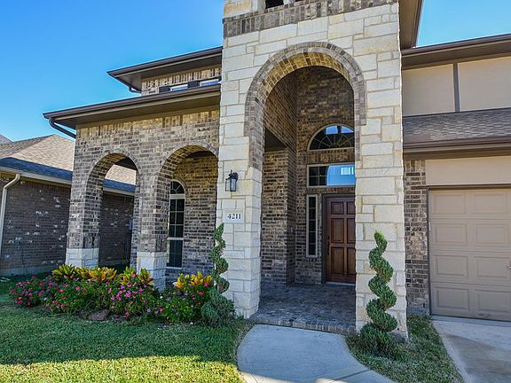 3rd image of 4211 Astoria Manor Ln