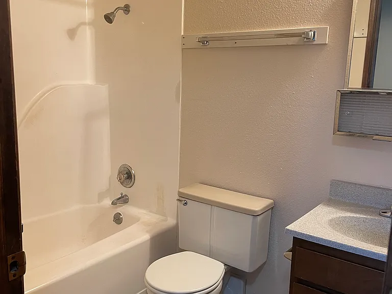301 Jefferson Ave — Photo 5