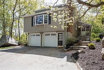 3rd image of 4 Lakewood Dr
