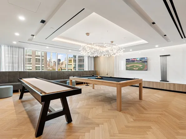 47-05 Center Boulevard image 14 of 17