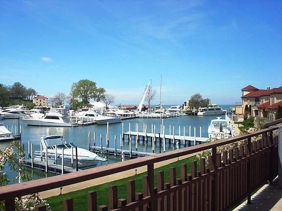 3rd image of 3240 N Marina Vw