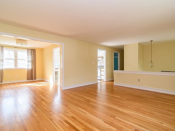 2nd image of 7 Gregory Ln