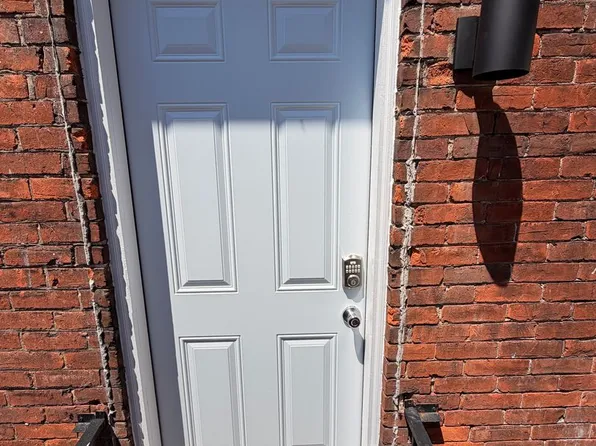 Completely Updated!! 2 Bed/1 Bath Close To Wexner Medical Center!, 133-133.5 West Aly, Columbus, OH 43201