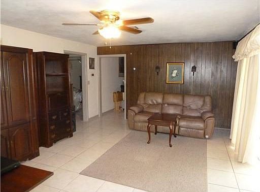 3rd image of 2050 Tanglewood Way NE