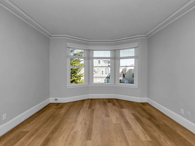 1760 Golden Gate — Photo 19