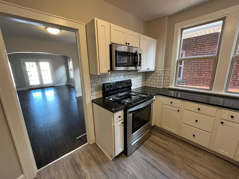 465 E Hudson St #A — Photo 5