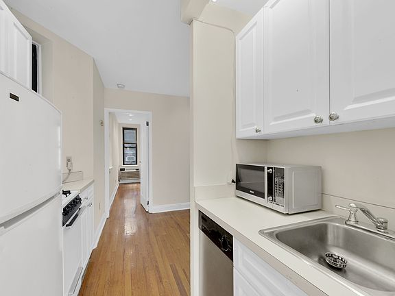 3rd image of 309 E 76th St #4WF