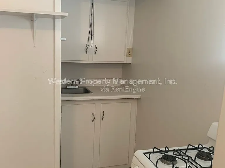246 Center Ave — Photo 4