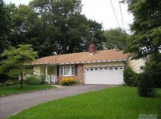 3 Chapin Pl, Halesite, NY 11743