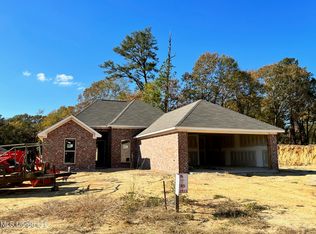 487 Silver Hill Dr, Pearl, MS 39208