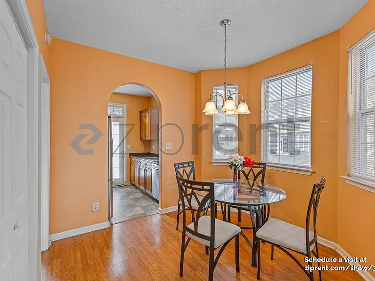 8104 Kings Creek Dr — Photo 4