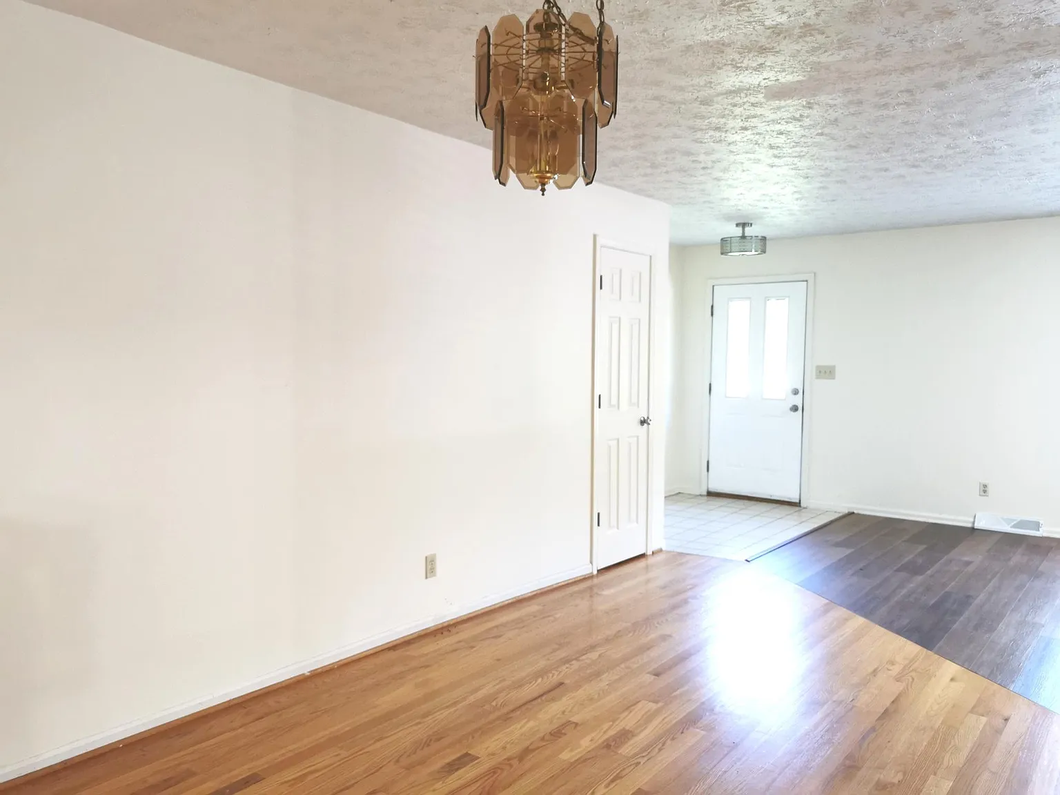 229 John St photo 1