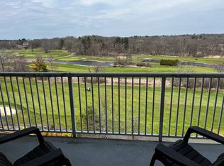 38 Village Rd APT 601, Middleton, MA 01949