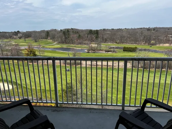 38 Village Rd APT 601, Middleton, MA 01949