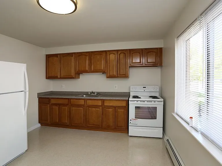 Parkside Apartments — Photo 1
