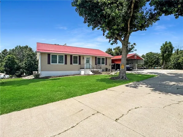 33247 Bittner Dr, Warsaw, MO 65355