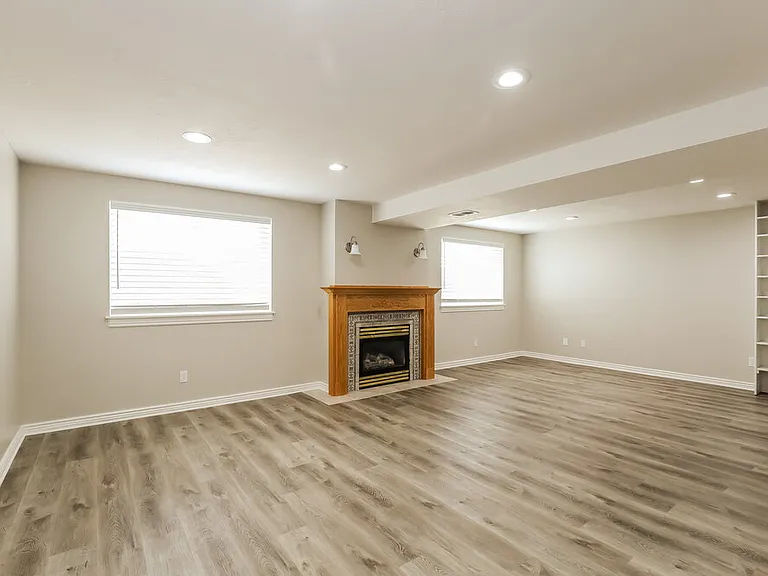 4083 S 1100 W — Photo 11
