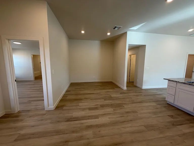1209 Cottonwood Ave — Photo 5
