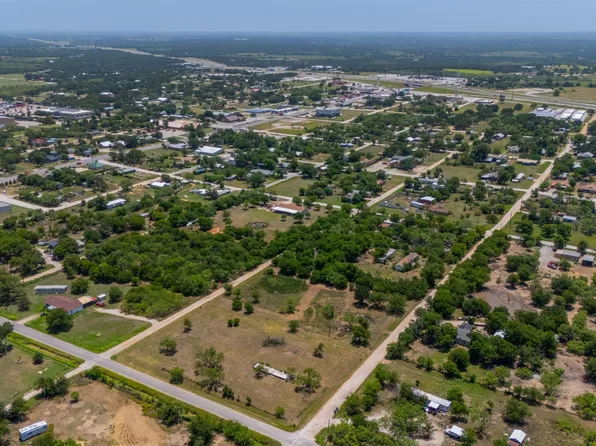 407 W 14th St, Cisco, TX 76437