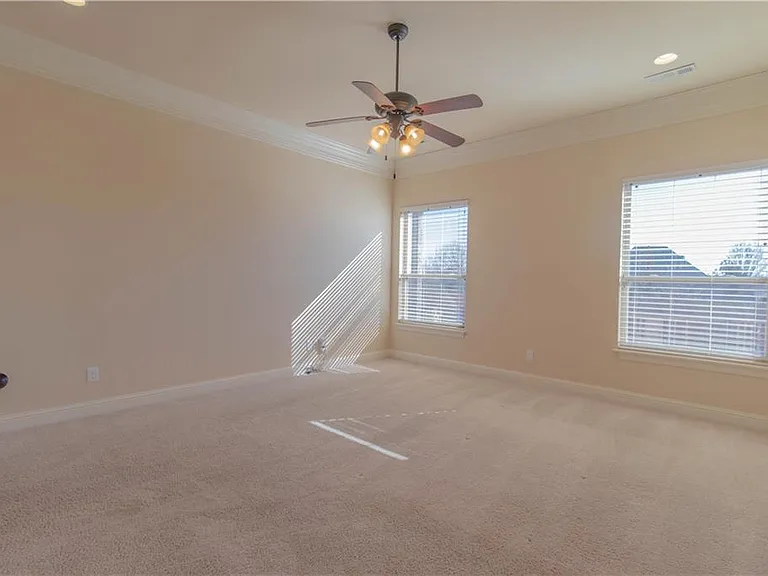 5503 SW Lavender Ln — Photo 8