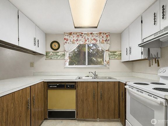 3rd image of 5409 24th Avenue NW