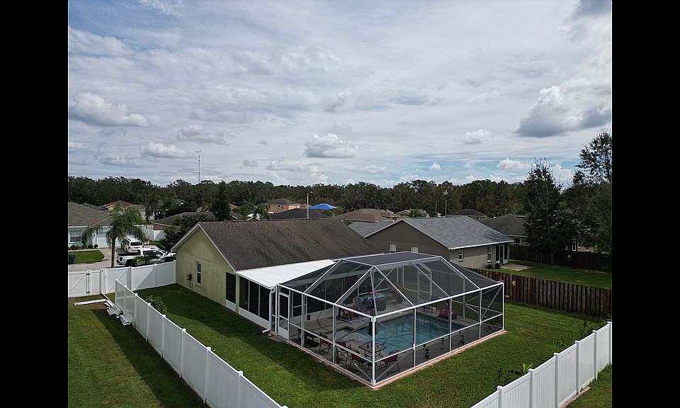 2nd image of 2829 Oak Hammock Loop