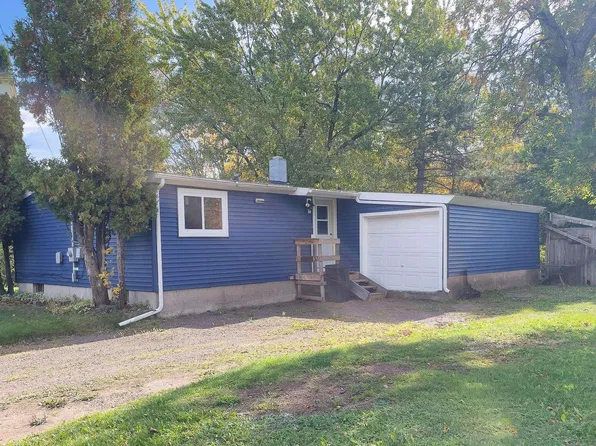 37 Bell Cr, Silver Bay, MN 55614