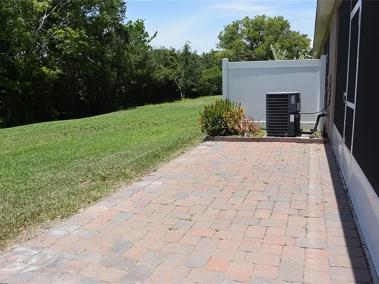 1213 Grantham Dr — Photo 29