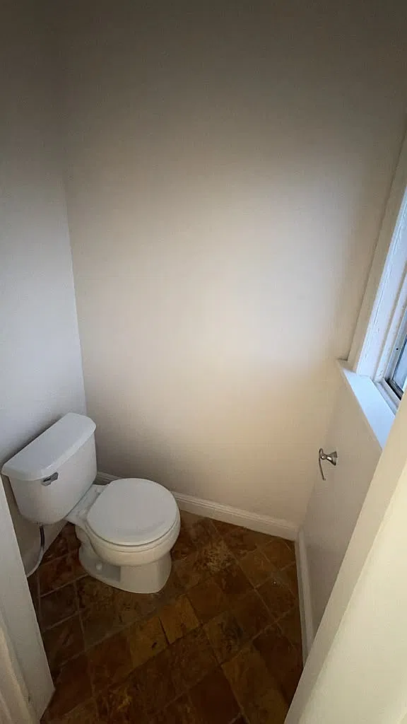 Studio, $2,200 — Photo 2