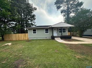 303 Monroe Dr NW, Decatur, AL 35601