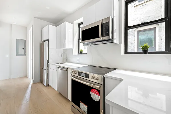 Rented by Purple Stone Realty LLC | media 3