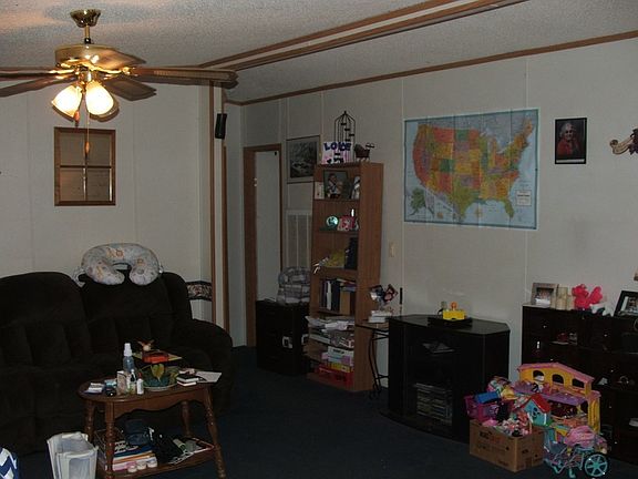 5th image of 240 Valley Ln