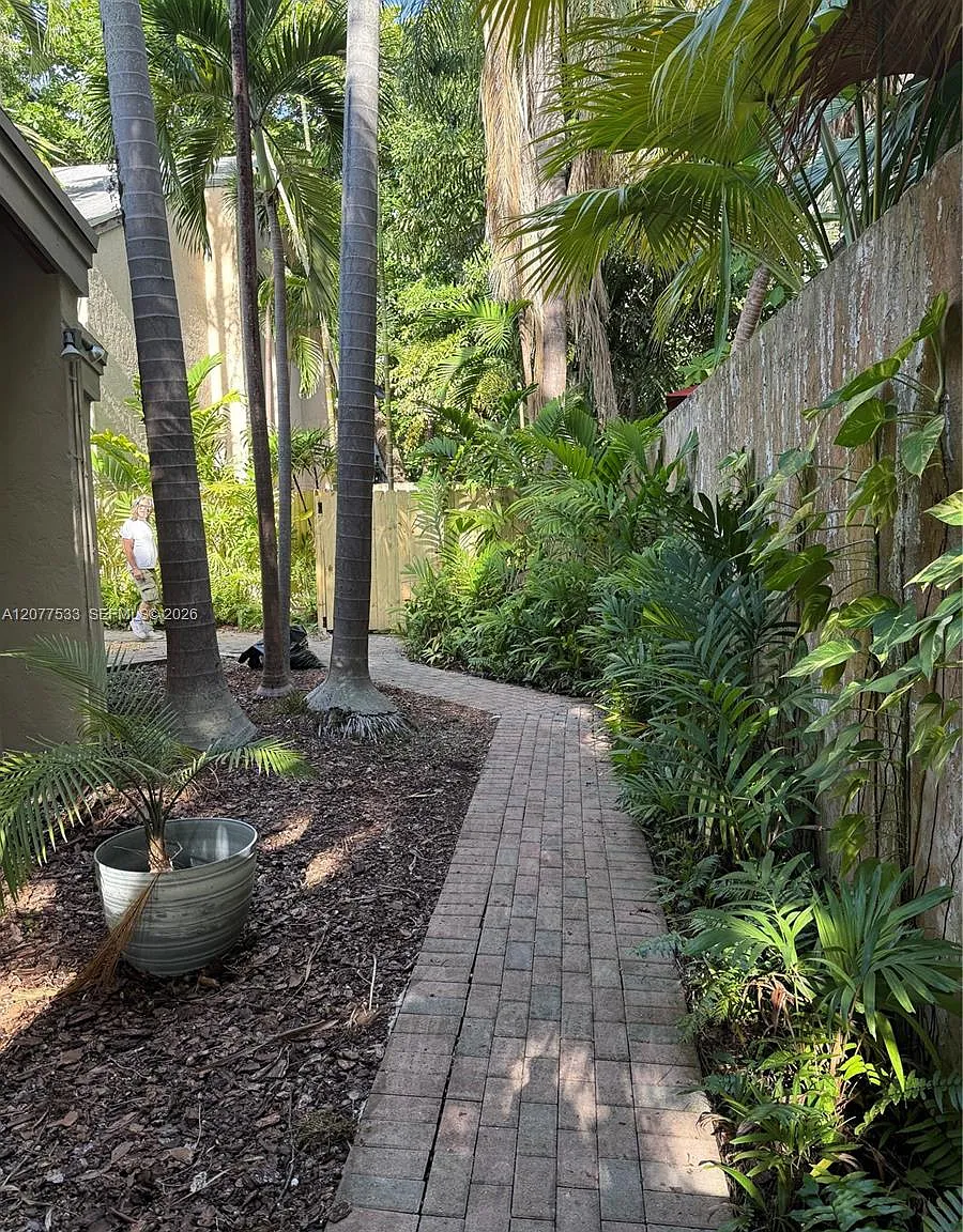 Cornelia M Day Sub Pent H — Photo 2