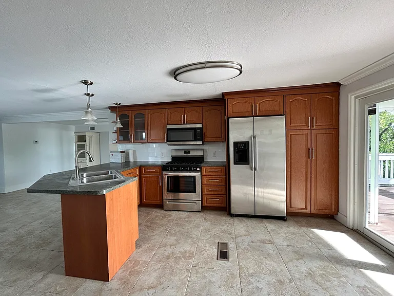 100 Sunset Ln — Photo 9
