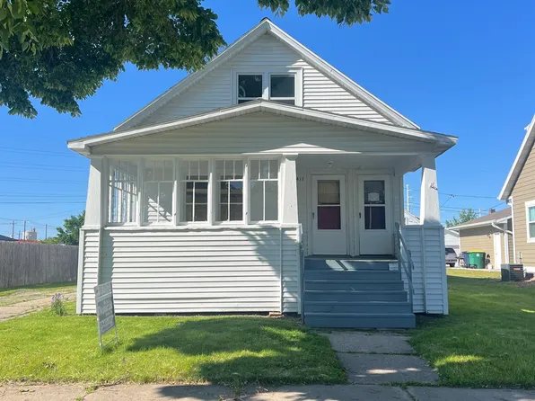 417 4th St, Green Bay, WI 54304