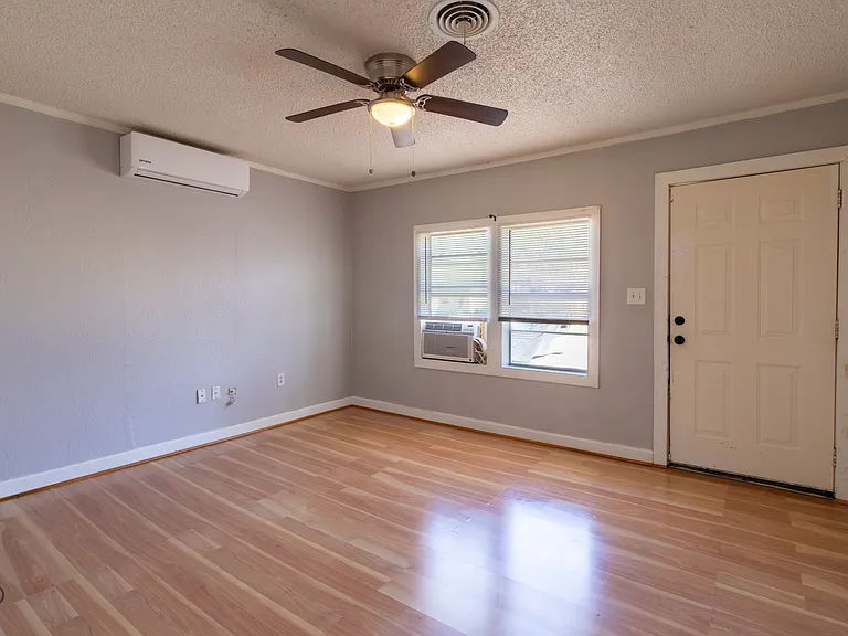 4709 Coronado Ave — Photo 3