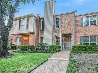 1009 Fountain View Dr, Houston, TX 77057