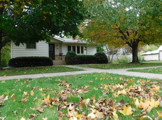 215 4th St E, Cresco, IA 52136