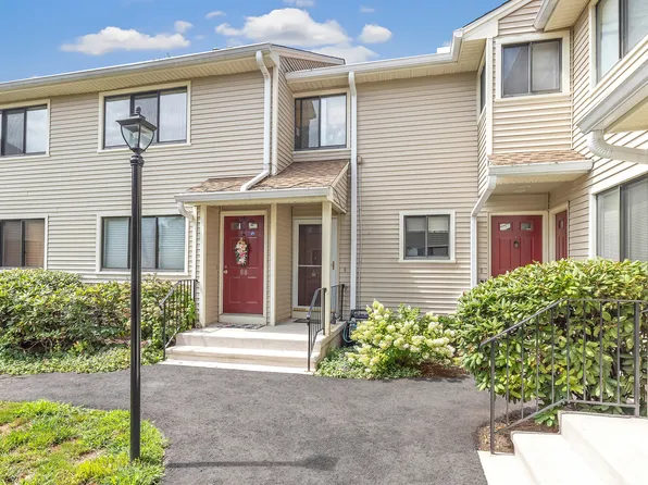 86 Lance Circle #86, Bridgeport, CT 06606