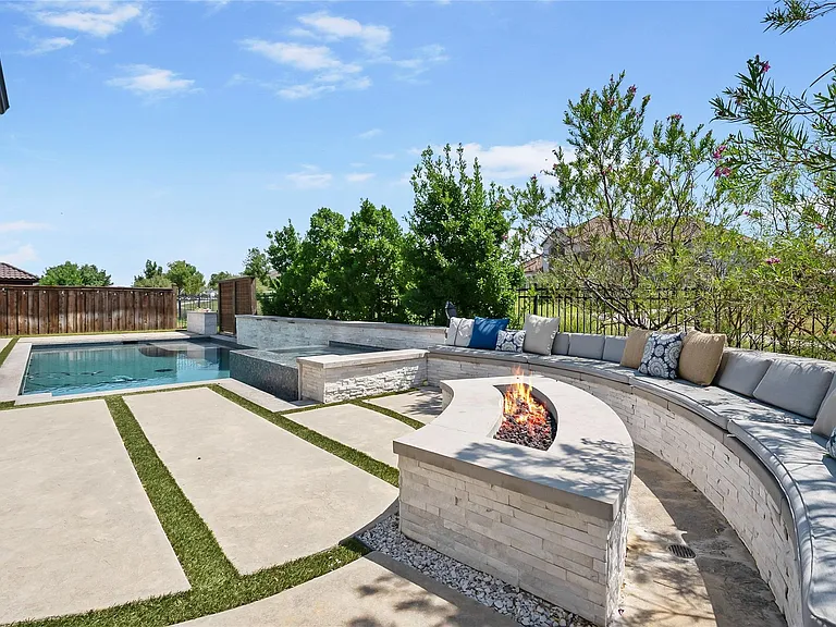 7108 Calypso Ln — Photo 33