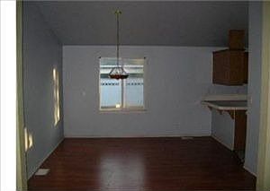 4th image of 318 E Denni St